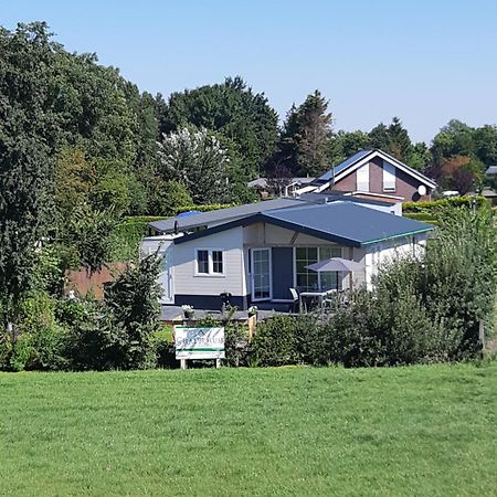 Nieuwe Beachbungalow Aan Ijsselmeer 39 24 Four Seasons Lemmer Exterior photo