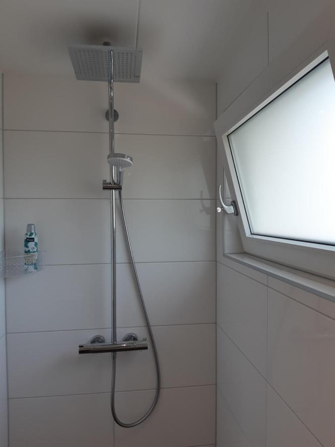 Nieuwe Beachbungalow Aan Ijsselmeer 39 24 Four Seasons Lemmer Exterior photo