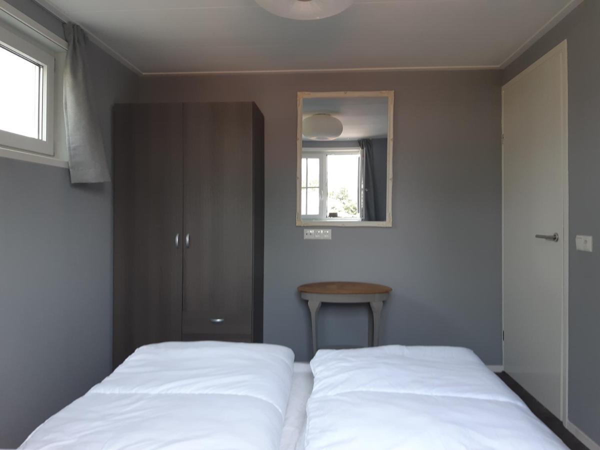 Nieuwe Beachbungalow Aan Ijsselmeer 39 24 Four Seasons Lemmer Exterior photo
