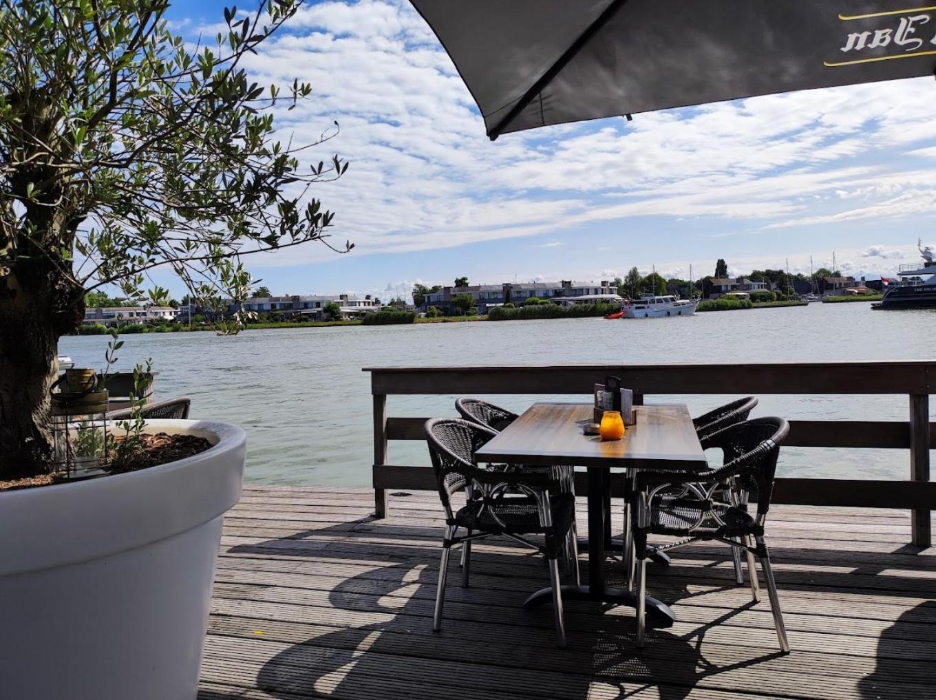 Nieuwe Beachbungalow Aan Ijsselmeer 39 24 Four Seasons Lemmer Exterior photo