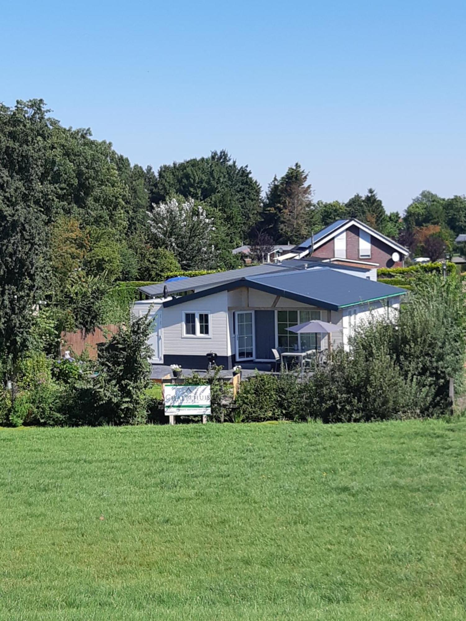 Nieuwe Beachbungalow Aan Ijsselmeer 39 24 Four Seasons Lemmer Exterior photo